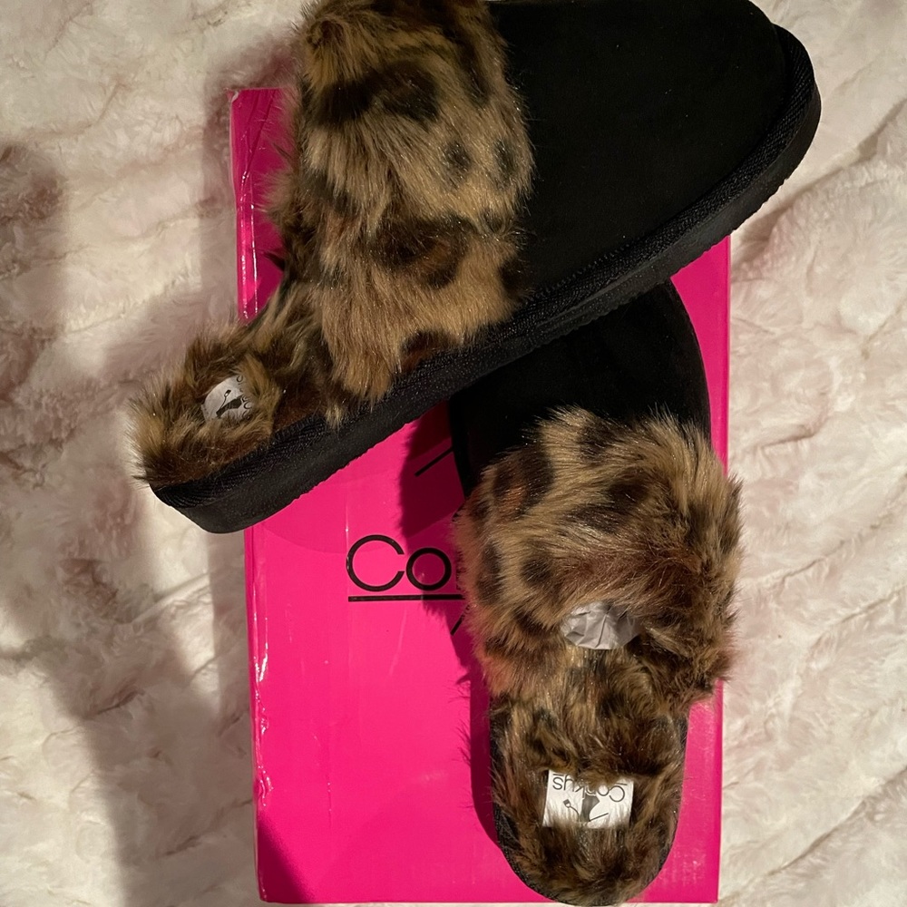 Size 7  slippers